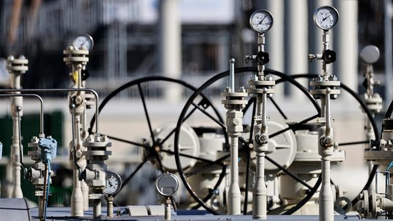 Экспорт «Газпрома» в Европу за январь – апрель упал не менее чем на 30%