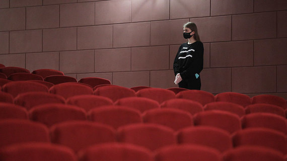 Российские кинотеатры без голливудских премьер потеряли 50% сборов в апреле