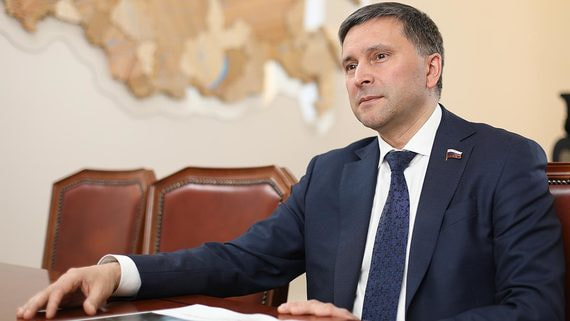 Коренные жители просто ставили чум перед стройкой и останавливали ее