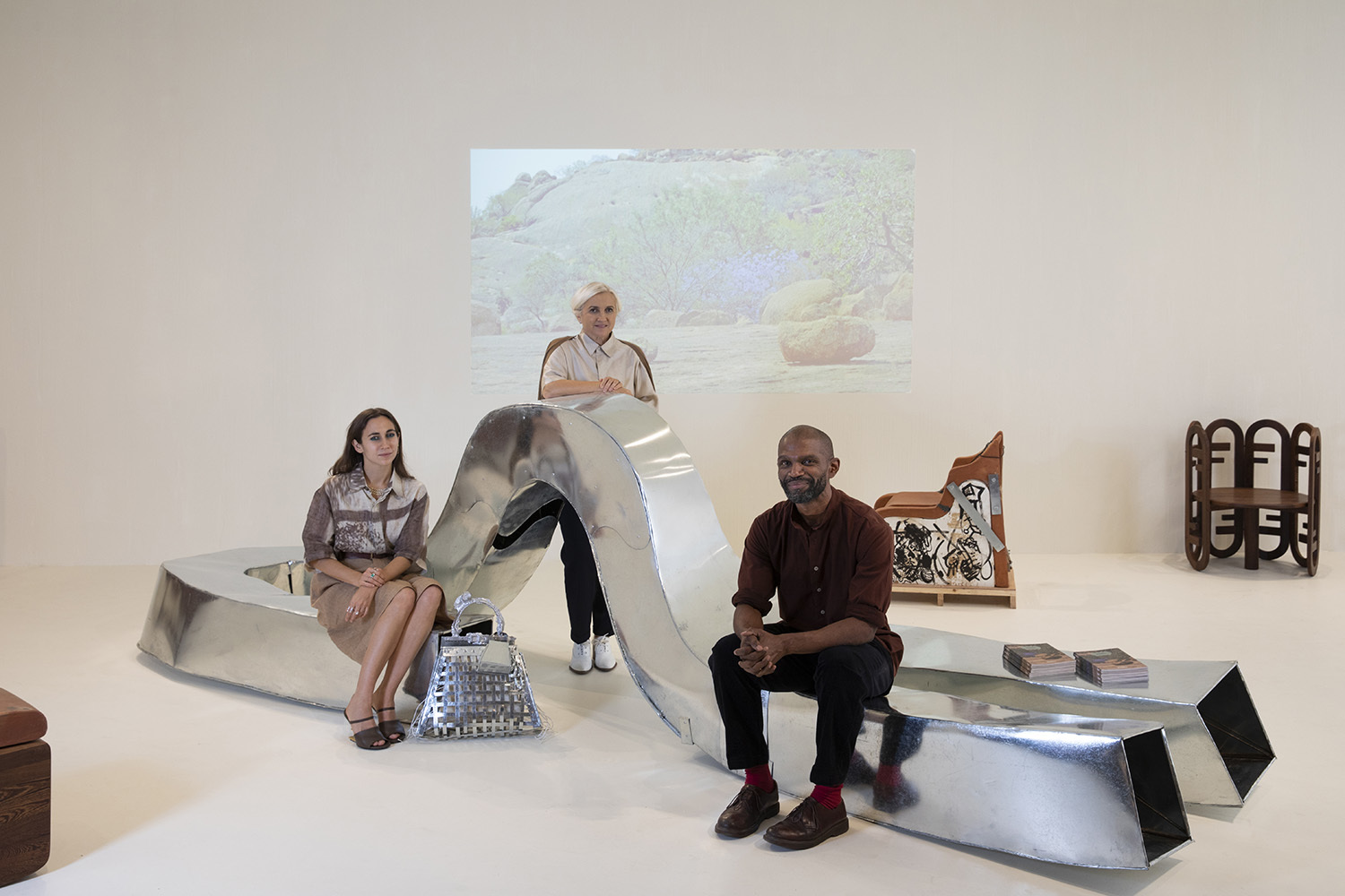 Сильвия Вентурини-Фенди, Дельфина Делетре-Фенди и Питер Мабео – соавторы первой коллаборации Fendi x Mabeo