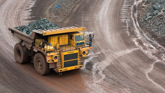 После отказа Казахстана от поставок в Россию ММК перешел на руду "Металлоинвеста"