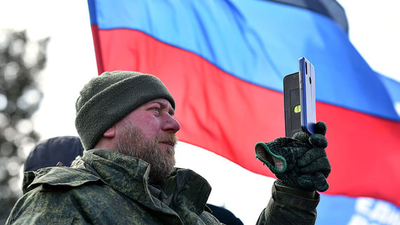 В нынешних условиях более эффективным решением станет создание в ЛНР и ДНР местного игрока, который и обеспечит функционирование базовых станций