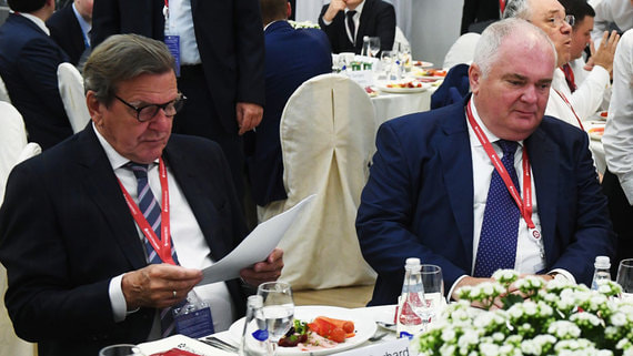 Герхард Шрёдер и Маттиас Варниг покинули совет директоров "Роснефти"