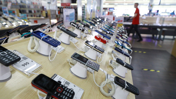 GS Group: поставки кнопочных телефонов в России выросли на 43%