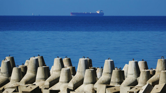 Минюст США конфисковал иранскую нефть с задержанного в Греции российского танкера