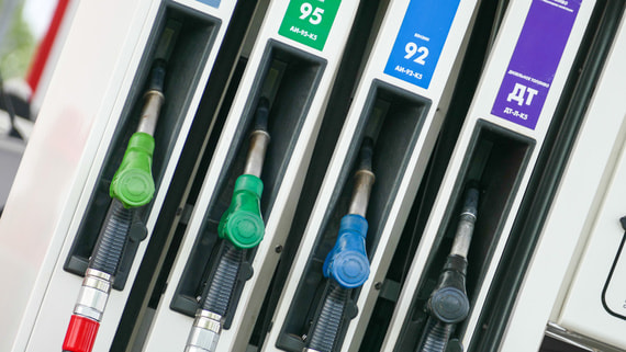 ФАС сообщила о снижении оптовых цен на бензин более чем на 20% с начала года