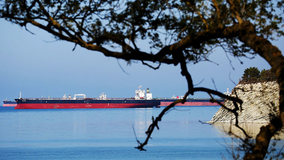 ЕС пока не смог отказаться даже от морских поставок нефти из России