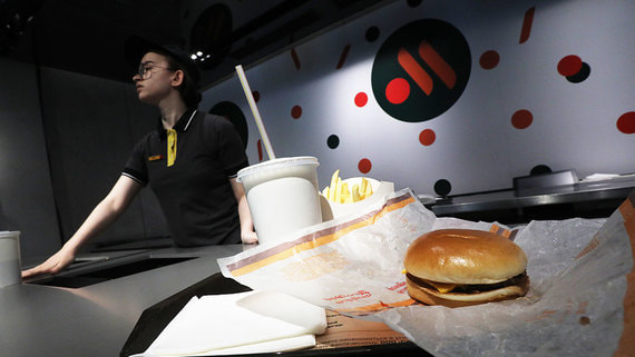 Бывший McDonald's открылся на Пушкинской под брендом «Вкусно – и точка»: что еще изменилось