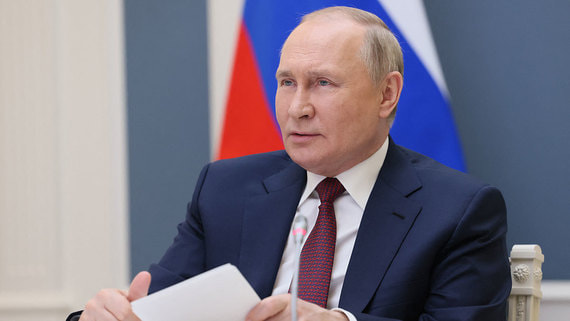 Путин в поздравлении с Днем России призвал граждан к сплоченности