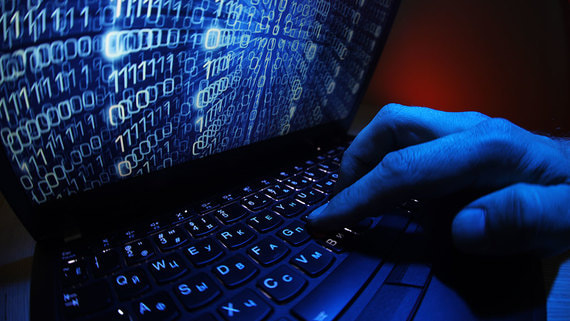 Минцифры сообщило о массовых DDoS-атаках на портал госуслуг со стороны Украины