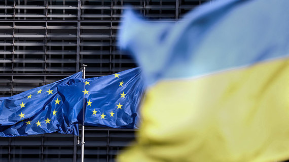 Bloomberg узнал о планах ЕС предоставить Киеву 500 млрд евро помощи