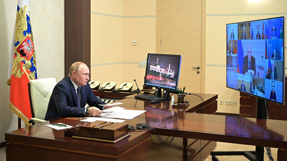Президент России Владимир Путин отметил, что крупным российским госкорпорациям следует инвестировать в отечественный высокотехнологичный и быстро развивающийся бизнес