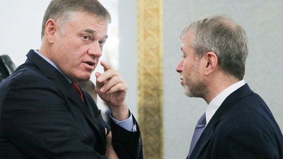 Александр Абрамов и Роман Абрамович (справа) имеют внушительный опыт владения операторским бизнесом
