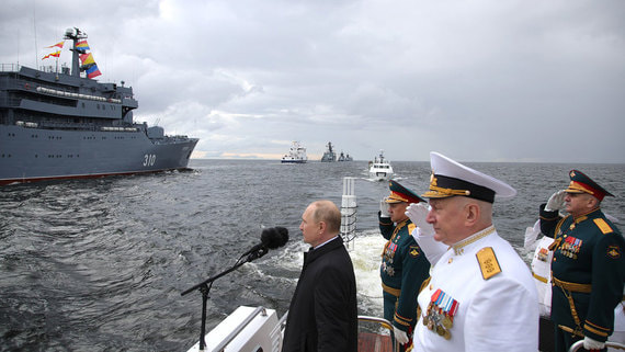 В России отметили День военно-морского флота. В параде принял участие Владимир Путин