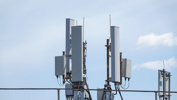 От "Мегафона" требуют убрать сотовую вышку с штаба Приволжско-Уральского военного округа