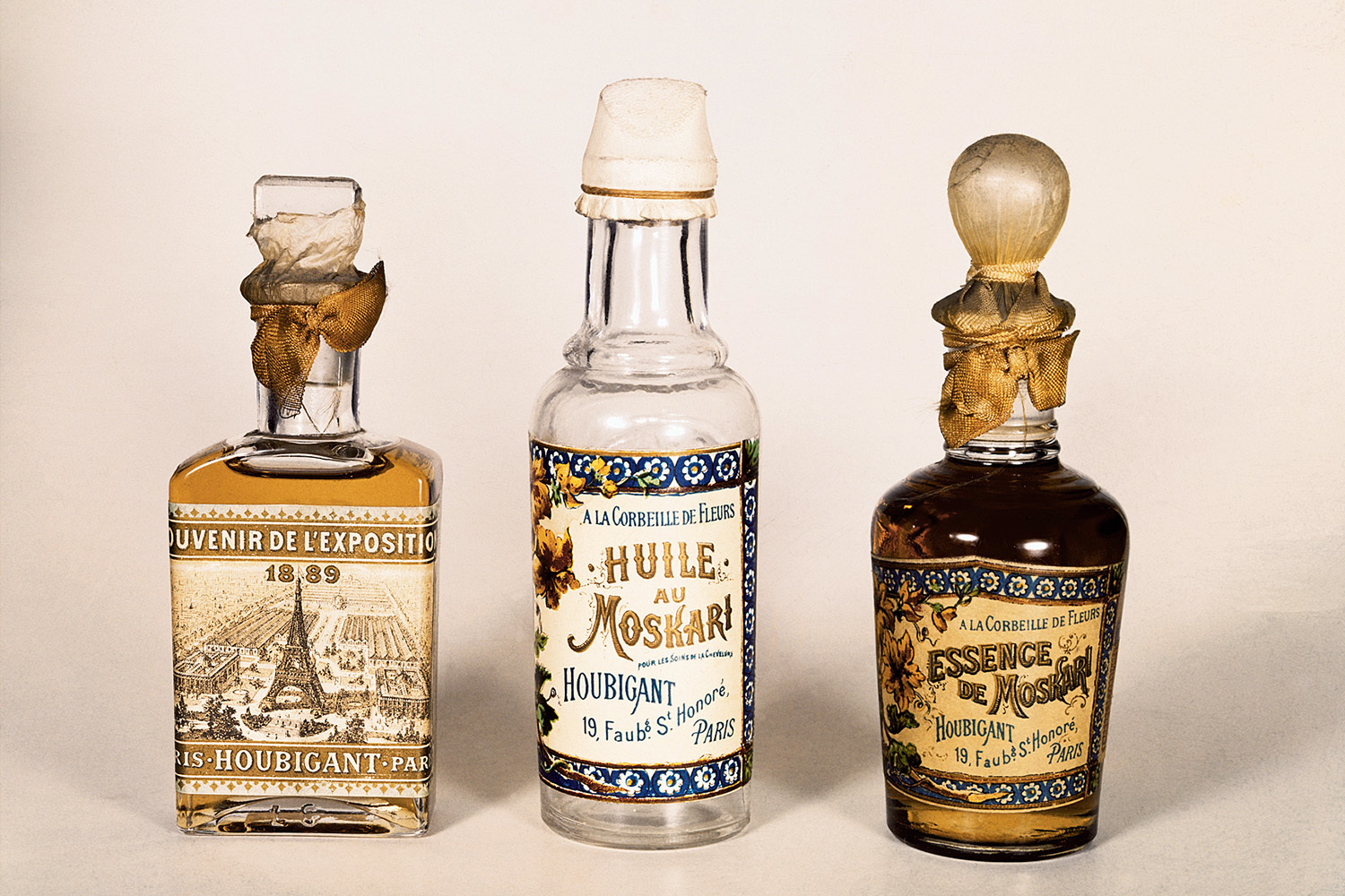 Старинные флаконы духов Essence of Moskari от Houbigant