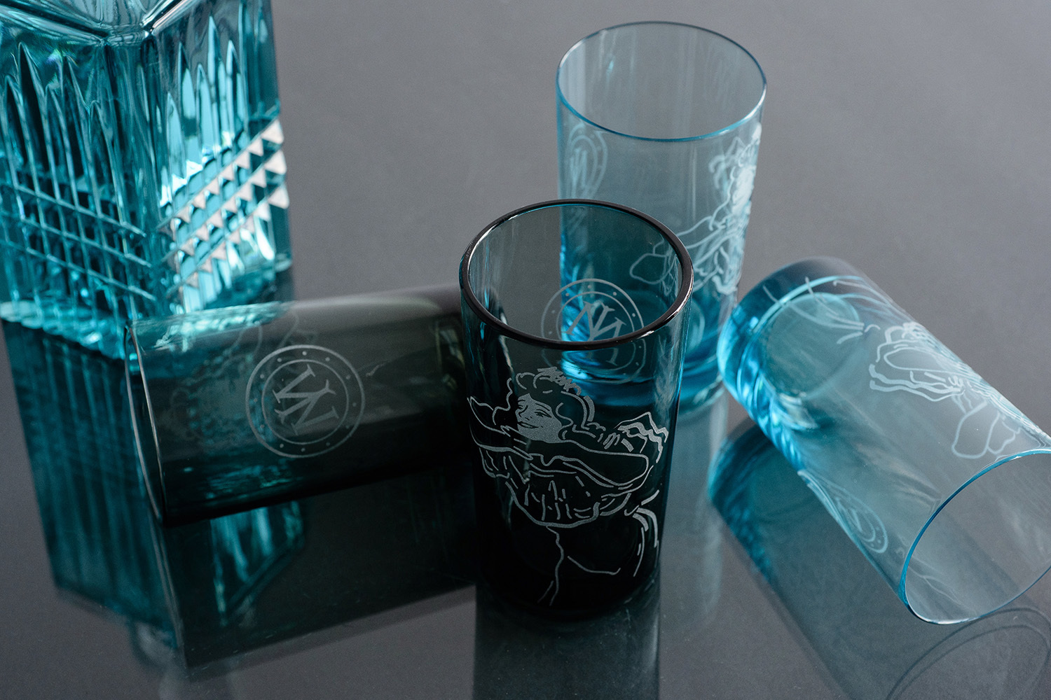 Эта серия стаканов из коллекционного хрусталя изготовлена специально к выставке «Брат Иван. Коллекции Михаила и Ивана Морозовых».