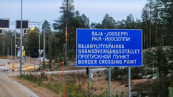 СМИ: финская таможня начала изымать валюту у россиян на границе