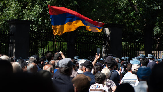 В Ереване начались протесты с требованием отставки премьер-министра Пашиняна