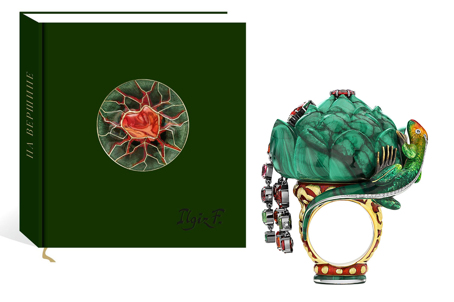 Юбилейная книга «На вершине» и кольцо «Уральские горы» из одноименной коллекции