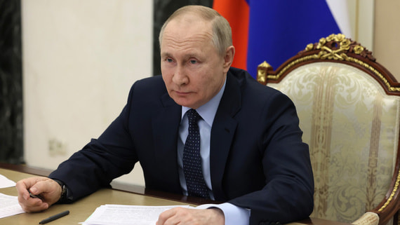 Путин поручил ежегодно выделять движению молодежи 21,3 млрд рублей