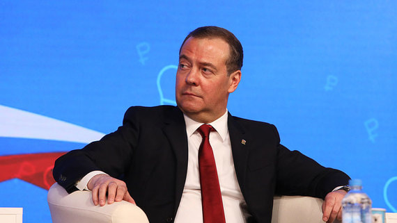 Медведев назвал опрометчивым решение Израиля поставлять оружие Киеву