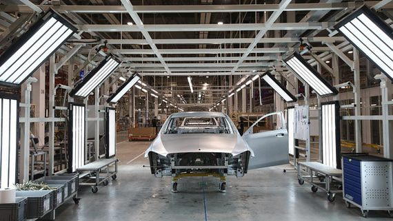 Mercedes продаст свой завод в Подмосковье дилеру «Автодом»