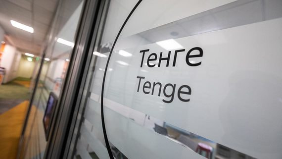 На протяжении текущего года число открытых счетов в тенге стабильно растет, особенно среди предпринимателей