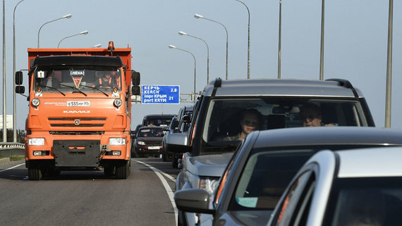Минтранс предупредил о закрытии Крымского моста для автомобилей 8 ноября