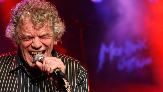 Экс-солит группы Nazareth Маккаферти умер в возрасте 76 лет