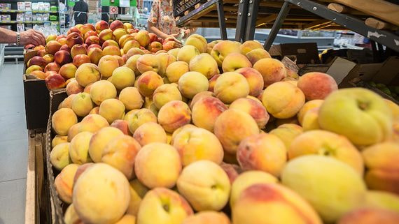 Продажи персиков, нектаринов и абрикосов в России за год выросли на 22%