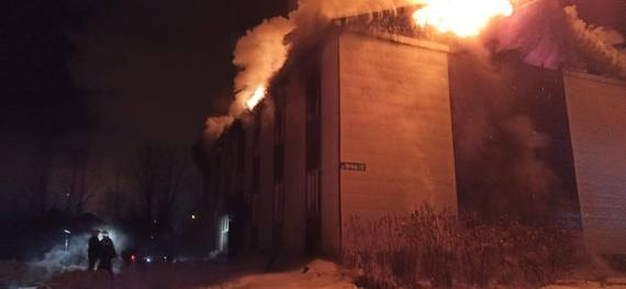 Спасатели локализовали пожар в жилом доме в поселке Тымовское на Сахалине