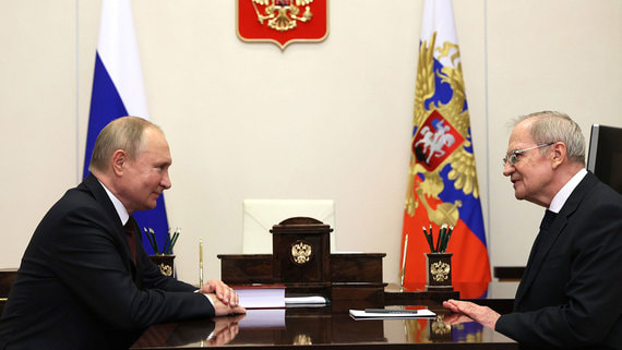 Владимир Путин может встретиться не со всем КС, а лично с Зорькиным