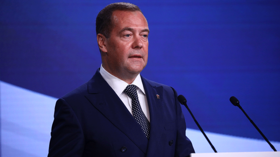 Медведев заявил о «колоссальной» задаче перед Россией
