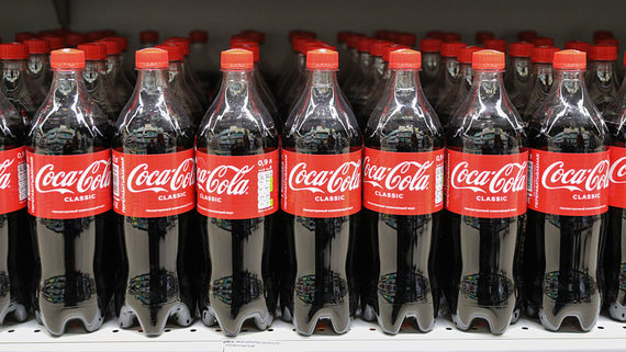 Роспотребнадзор проверяет информацию о продаже «подозрительной» Coca-Cola