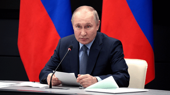 Путин указал на важность контроля за качеством выпускаемых в России вооружений