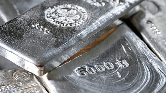 Цены на серебро в мире достигли максимума с апреля – $24,49 за унцию