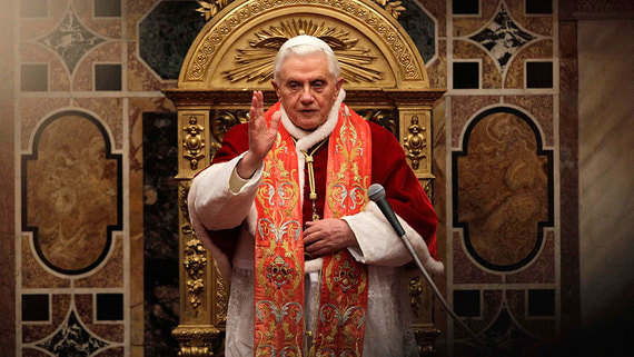 В Ватикане назвали состояние почетного папы Бенедикта XVI стабильно тяжелым