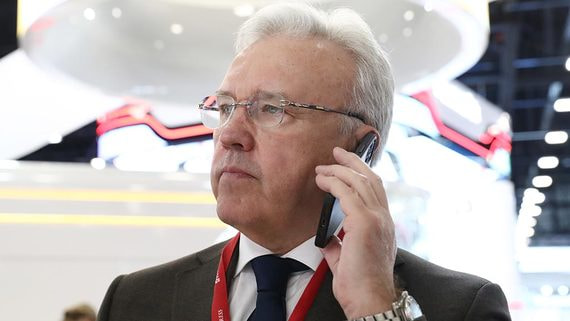 Близкие к администрации президента источники говорят, что Александр Усс (на фото) может не пойти на новый срок