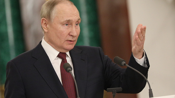 Путин описал ситуацию в авиаотрасли фразой «с волками жить — по-волчьи выть»