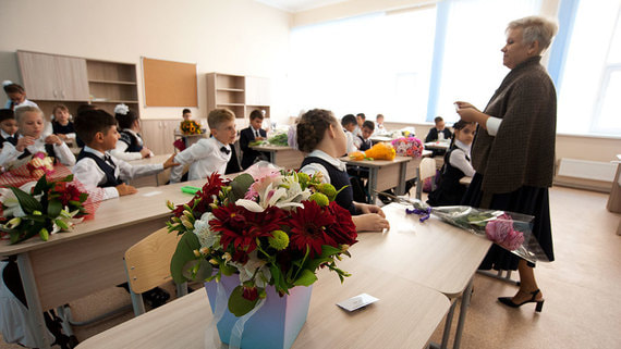Кравцов заявил о подготовке законопроекта о защите учителя
