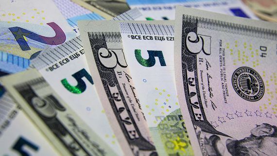 Минфин в марте сократит продажи валюты по бюджетному правилу в 1,6 раза