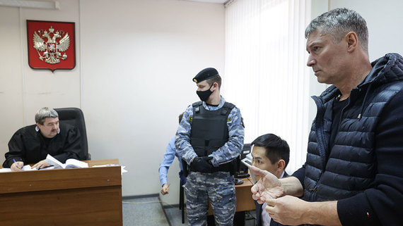 Евгения Ройзмана арестовали по обвинению в демонстрации экстремистской символики