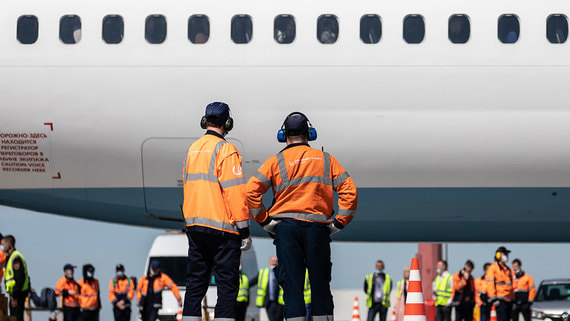 «Коммерсантъ» узнал о сложностях с обслуживанием самолетов из-за мер безопасности