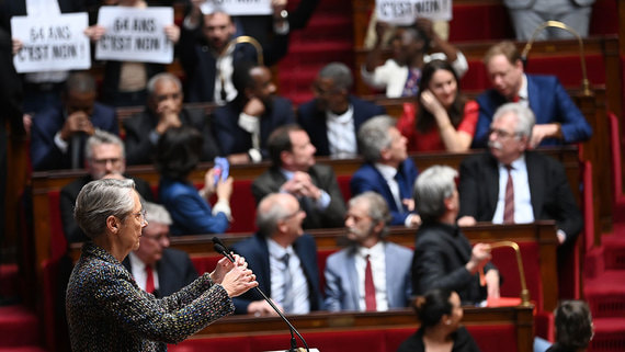 Правительство Франции повышает пенсионный возраст в обход парламента