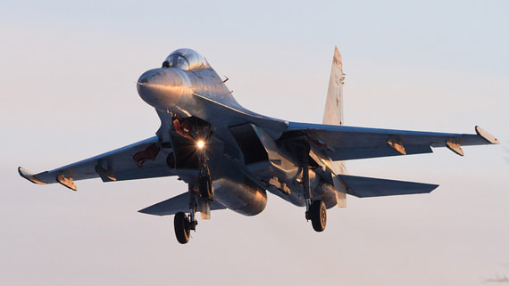 Российский Су-27 сопроводил два бомбардировщика США над Балтийским морем