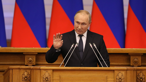 Путин назвал недопустимым навязывание чужих шаблонов в сфере образования