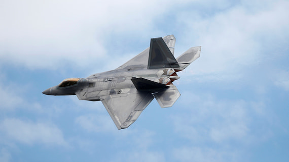 США перебросили на Ближний Восток истребители F-22 из-за авиации РФ в регионе