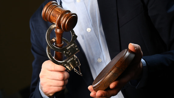 Суд приговорил экс-кандидата в мэры Оренбурга к 6 годам колонии за взятки и мошенничество