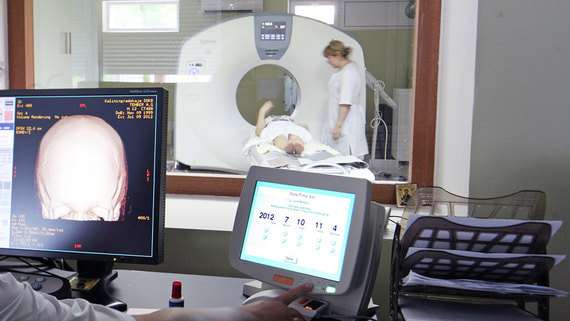 Минздрав предложил включать в стоимость платных медуслуг затраты по ОМС